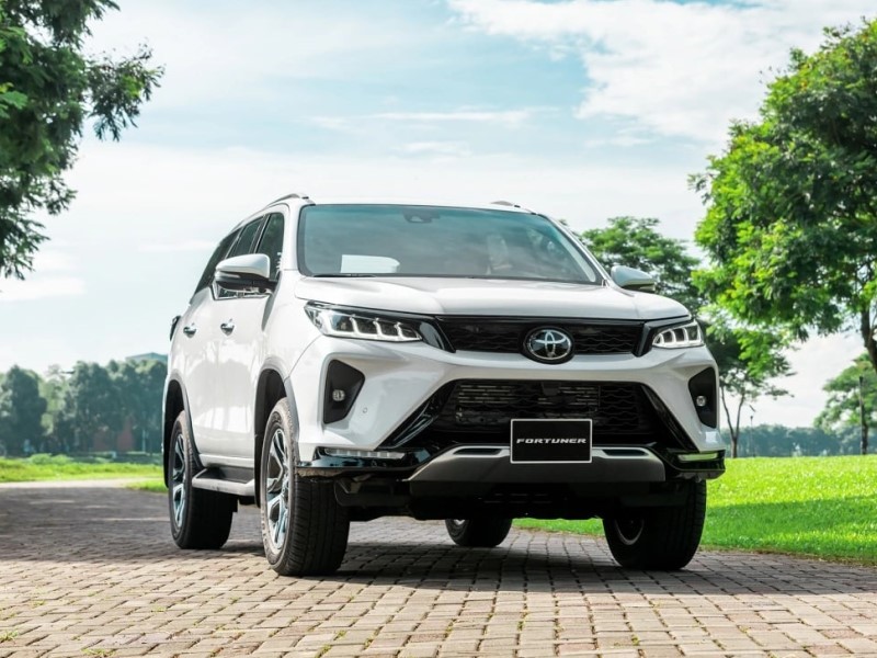 FORTUNER LEGENDER 2.4AT 4X2