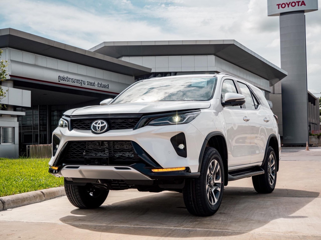 FORTUNER LEGENDER 2.8AT 4X4
